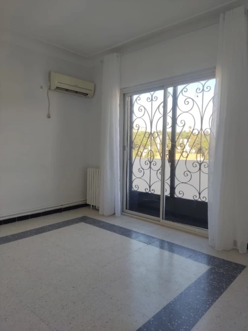 Location Appartement Niveau de villa F4 Alger Hydra