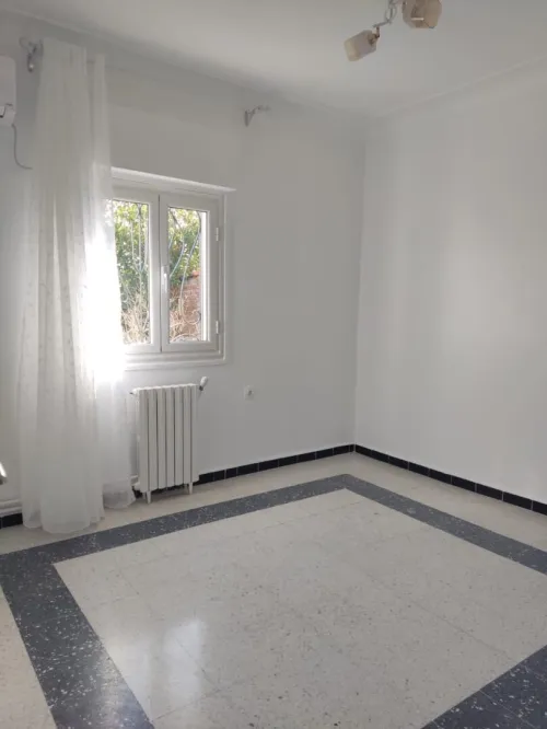 Location Appartement Niveau de villa F4 Alger Hydra