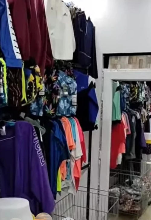 Matériel de magasin avec équipement