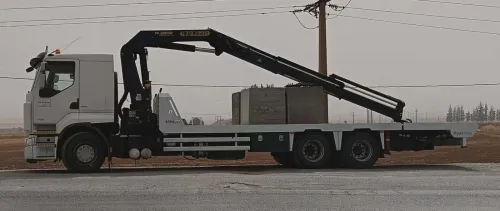 Camion grue dépannage 10 ton avec grue de 9 ton.