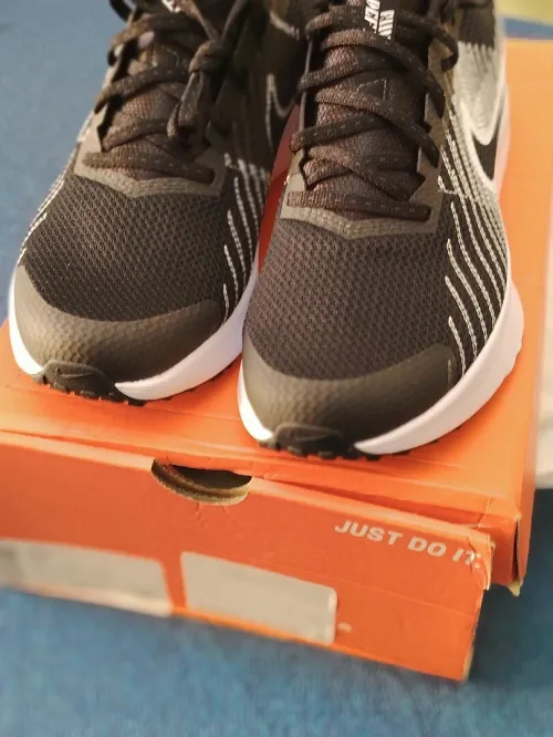 NIKE pointure 44 orignal