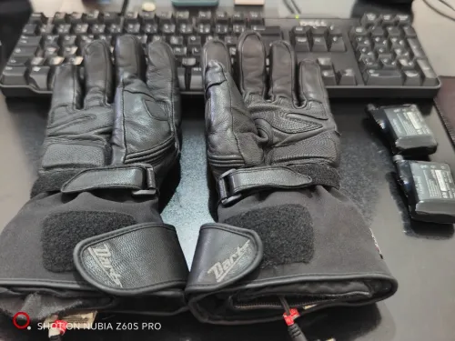 Gants moto chauffants (La gauche ne chauffe très bien) Taille S