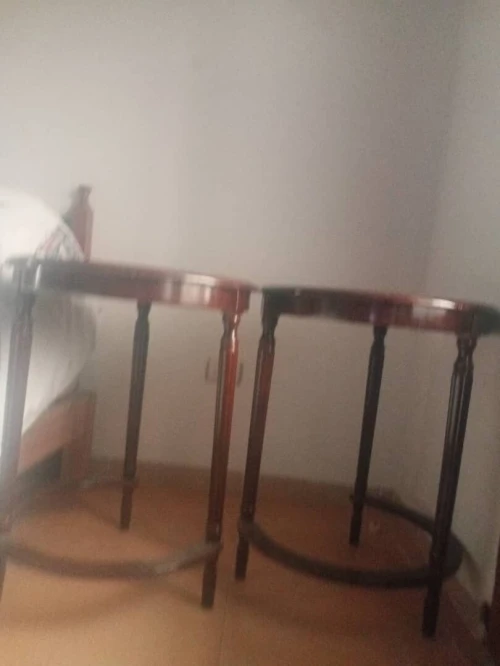 Tables rondes en bois
