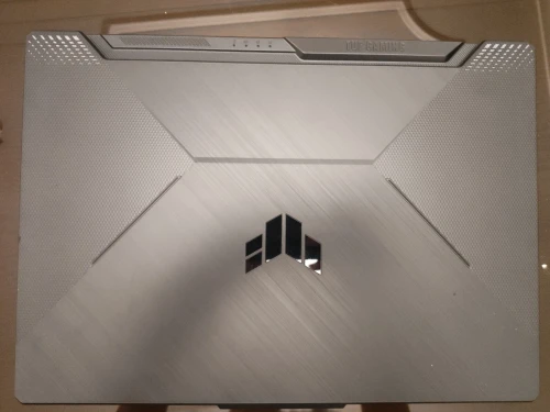 Asus Tuf gaming A15/RTX 3050 4gb/ryzen7 7435HS/16gb ram DDR5/512gb ssd