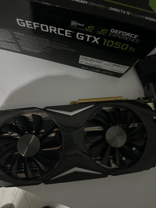 ZOTAC GTX 1070 preque jdida