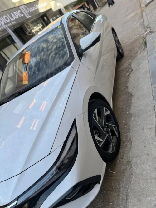 Hyundai Elantra 2025 