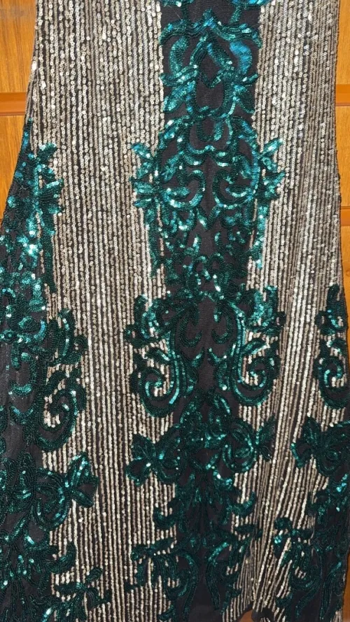 Robe de Soirée noir et vers à strasse
