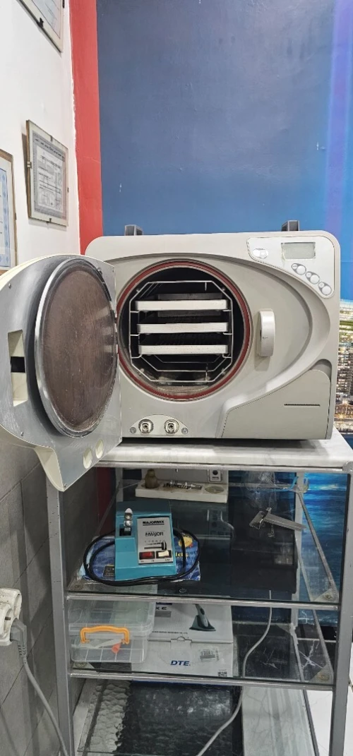 Fauteil dentaire et Autoclave 21 l Faro
