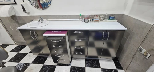 Fauteil dentaire et Autoclave 21 l Faro