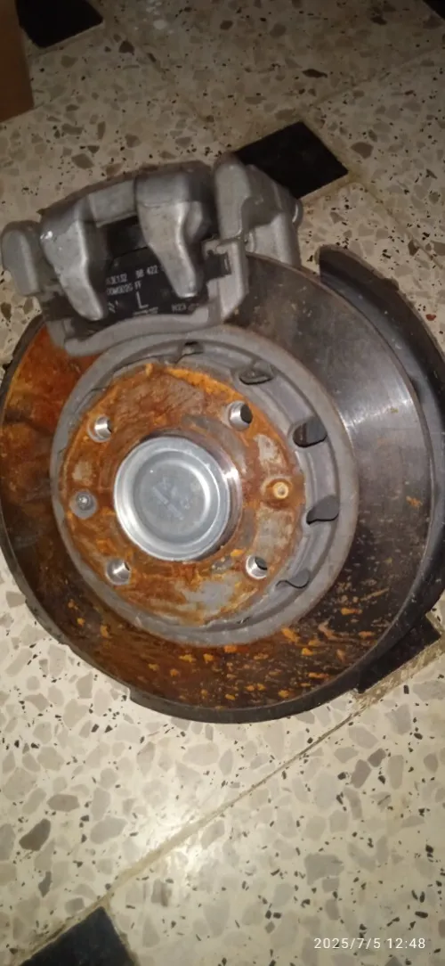 Moyeux avec disk de frein 208 GT 2021