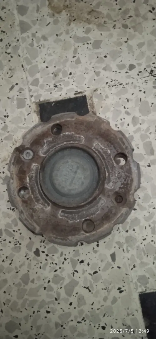 Moyeux avec disk de frein 208 GT 2021