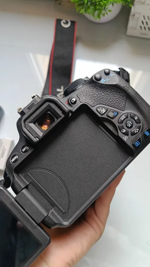Canon 700D