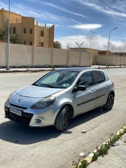 Renault Clio 3 2009 Night and day