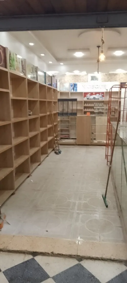 Vitrine cosmétique