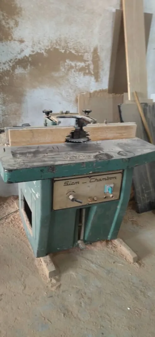 Atelier de menuiserie bois complet 
