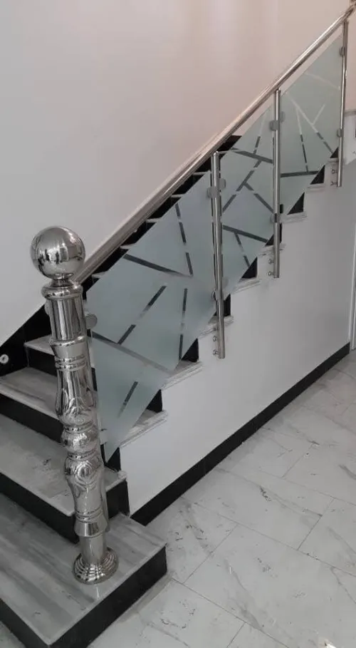 Rampes d'escalier en inox & cabine de douche