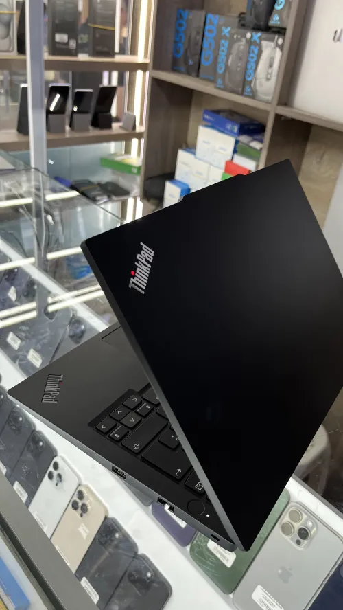 Lenovo ThinkPad / Ultra 5 125U / 16Go / 500Go SSD / FHD
