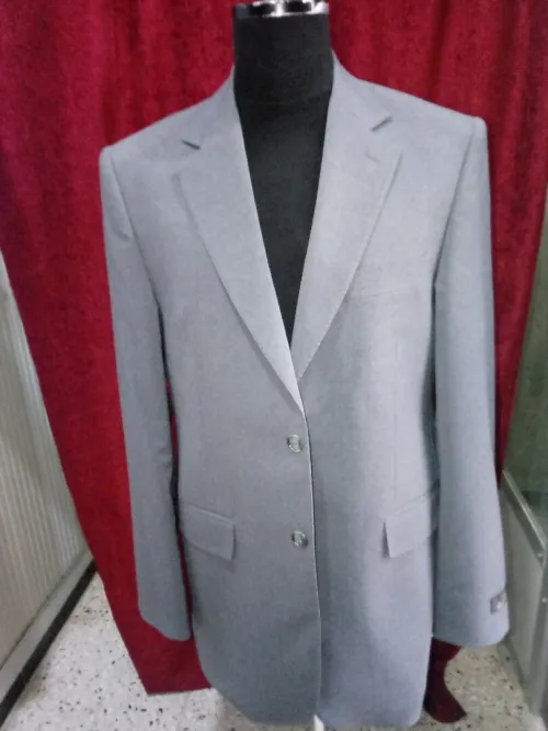 Avendre un lot de costumes et blazers 