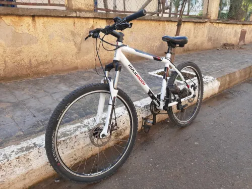 Velo Between Rockrider