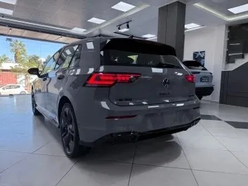 Volkswagen Golf 8 2025 R Black Edition 