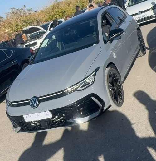 Volkswagen Golf 8 2025 R Black Edition 