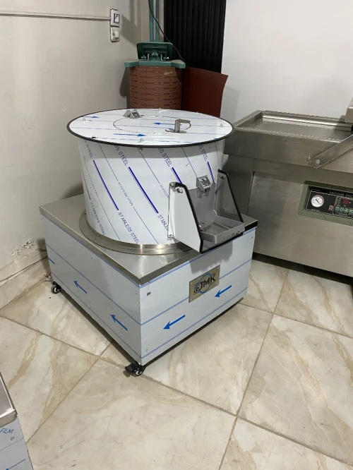 قشارة بطاطا، قاطعة بطاطا و سوفيد  Éplucheur, découpeuse et sous vide