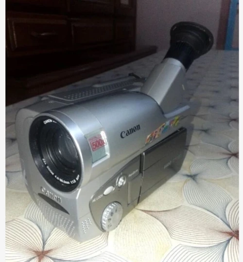 Caméscope canon v400