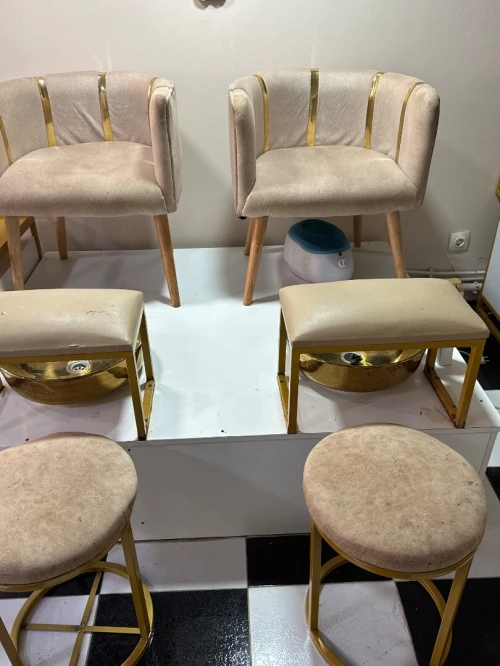 Table onglerie et pedicure