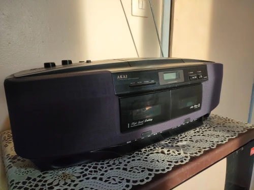 Akai boombox FM MW LW