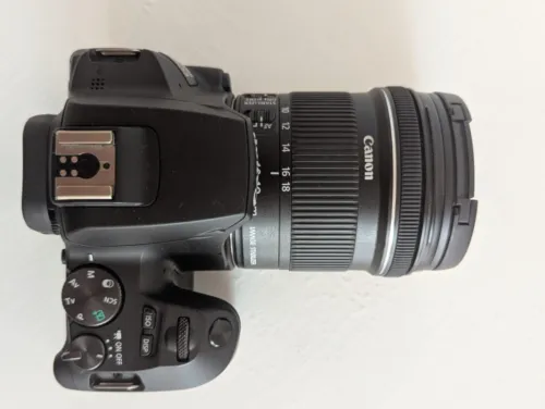 Canon EOS 250D avec deux objectifs + accessoires 