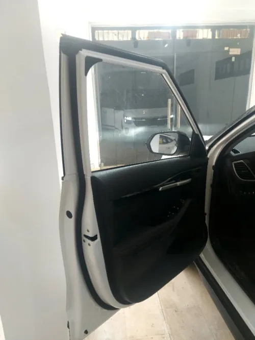 Kia Seltos 2025 Luxury with blackroof