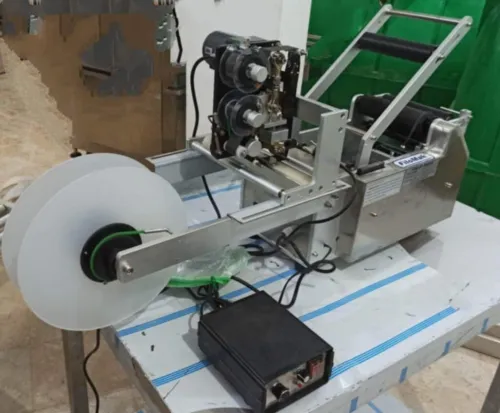الات التعبئة والتغليف المواد السائلة Machines de remplissage et d'emballage de liquides