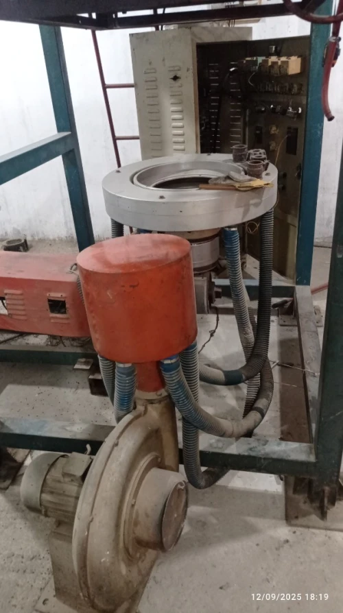 Machine fabrication sac poubelle