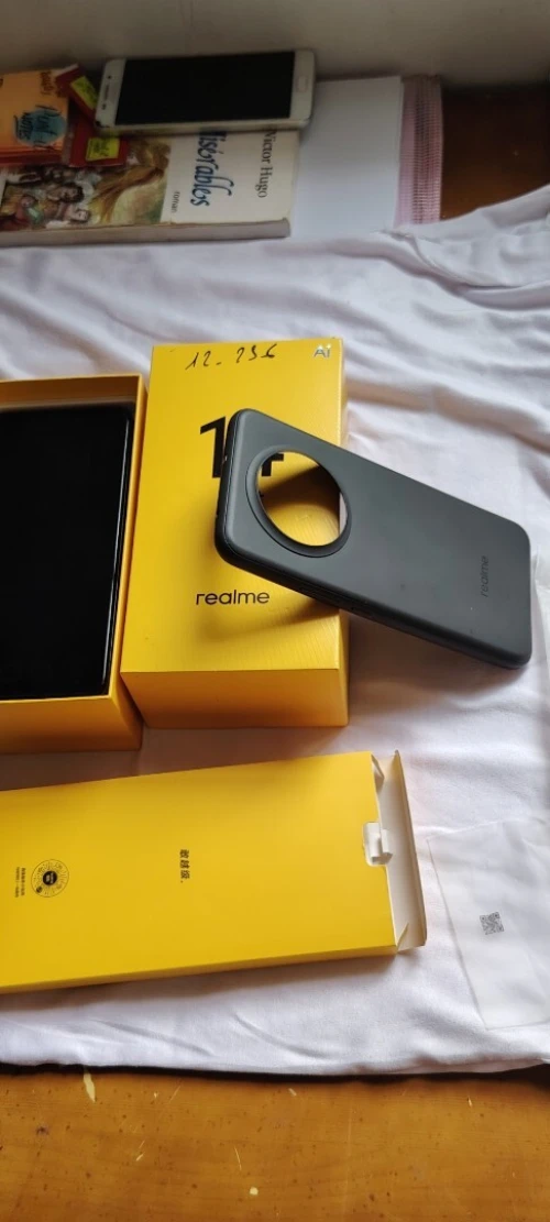 Realmi Realmi14pro plus 256g ram12