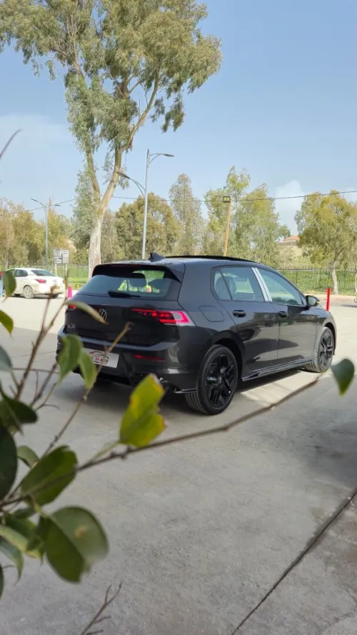 Volkswagen Golf 8 2025 R Black Edition 