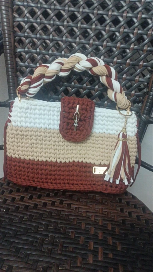 Sac a main crocheté avec amour 