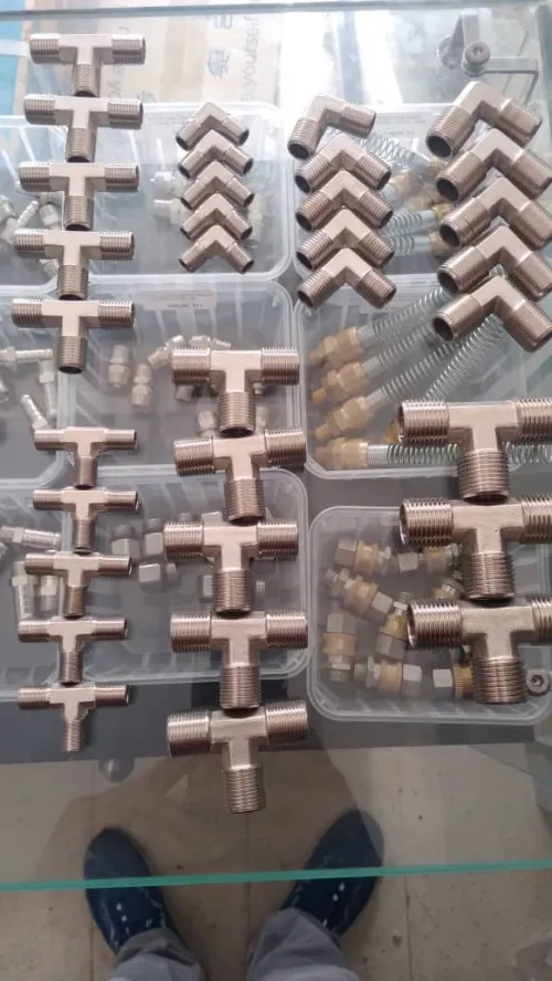 Raccords de tuyauterie en laiton  