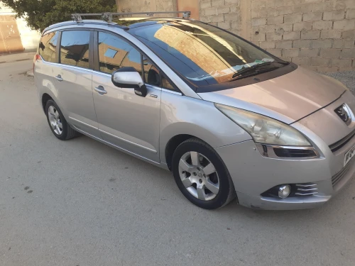 Peugeot 5008 2012 Allure