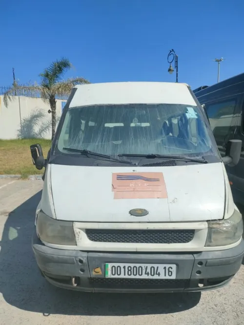 Ford Essence 2004