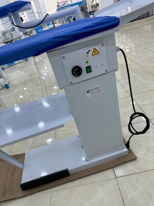 Battistella Table aspirante triangle 