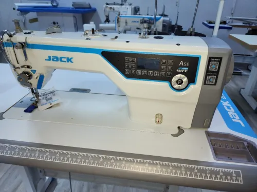 Jack A5e الة خياطة  droite