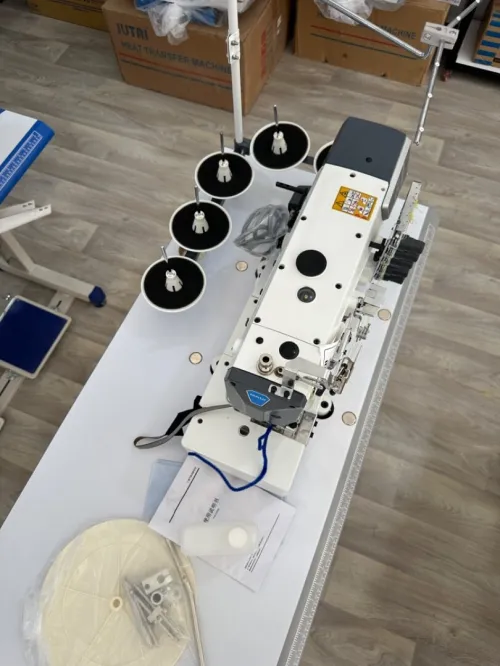  Machine acoudr MaQi Colleteuse