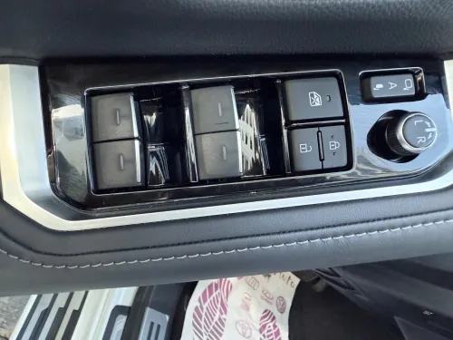 Toyota Land Cruiser  2026 V XR - full options