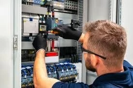 maintenance et réparation industrielle et automatisme et mes en marche l'équipement agroalimentaire