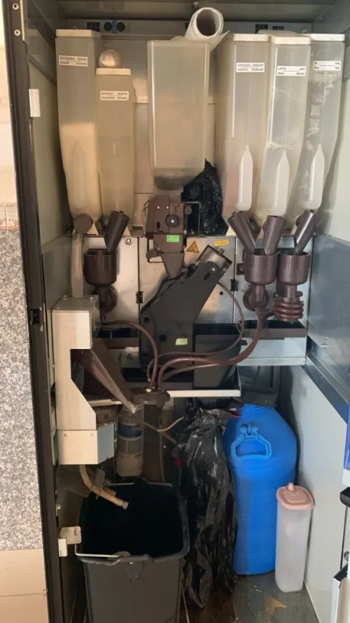 Distributeur automatique boissons chaudes