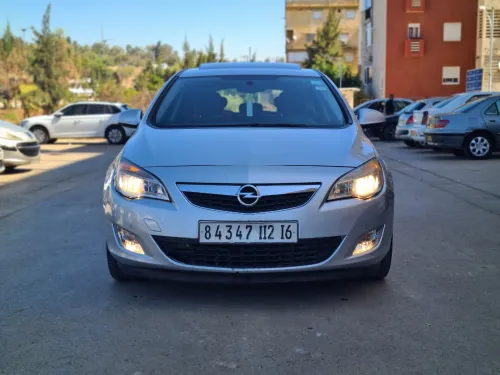 Opel Astra 2012 