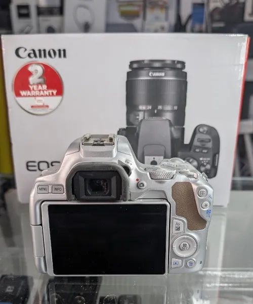 Caméra Canon 250D - 18 55 STM