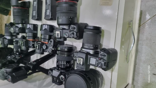 SONY A7 III SONY ZV-1 SONY 35/1.8 85/1.8 CANON R R8 RF 24.105 RF  FUJI  