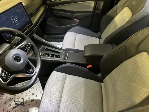 Volkswagen Golf 8 2025 Pro R-line