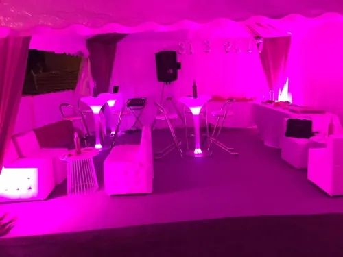 location de mobiliers lumineux pour événements